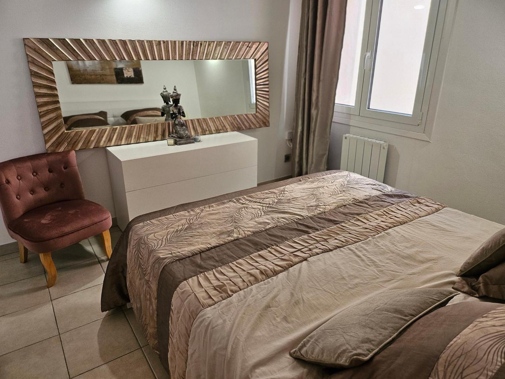 Michele Family - Centre - 2 Pieces Tranquille - A 150 M De La * Menton